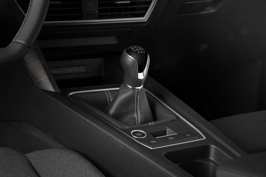 Детали интерьера Seat Leon Sportstourer Xcellence 2020 года  (WW) (фото 6 из 34)